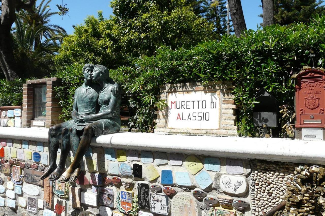 Hotel Riva Alassio Exterior photo